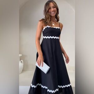 Chic Black and White Maxi Dress